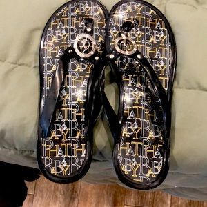 Vintage BABY PHAT women’s flat thong flip flops size 10 black and gold. #2025